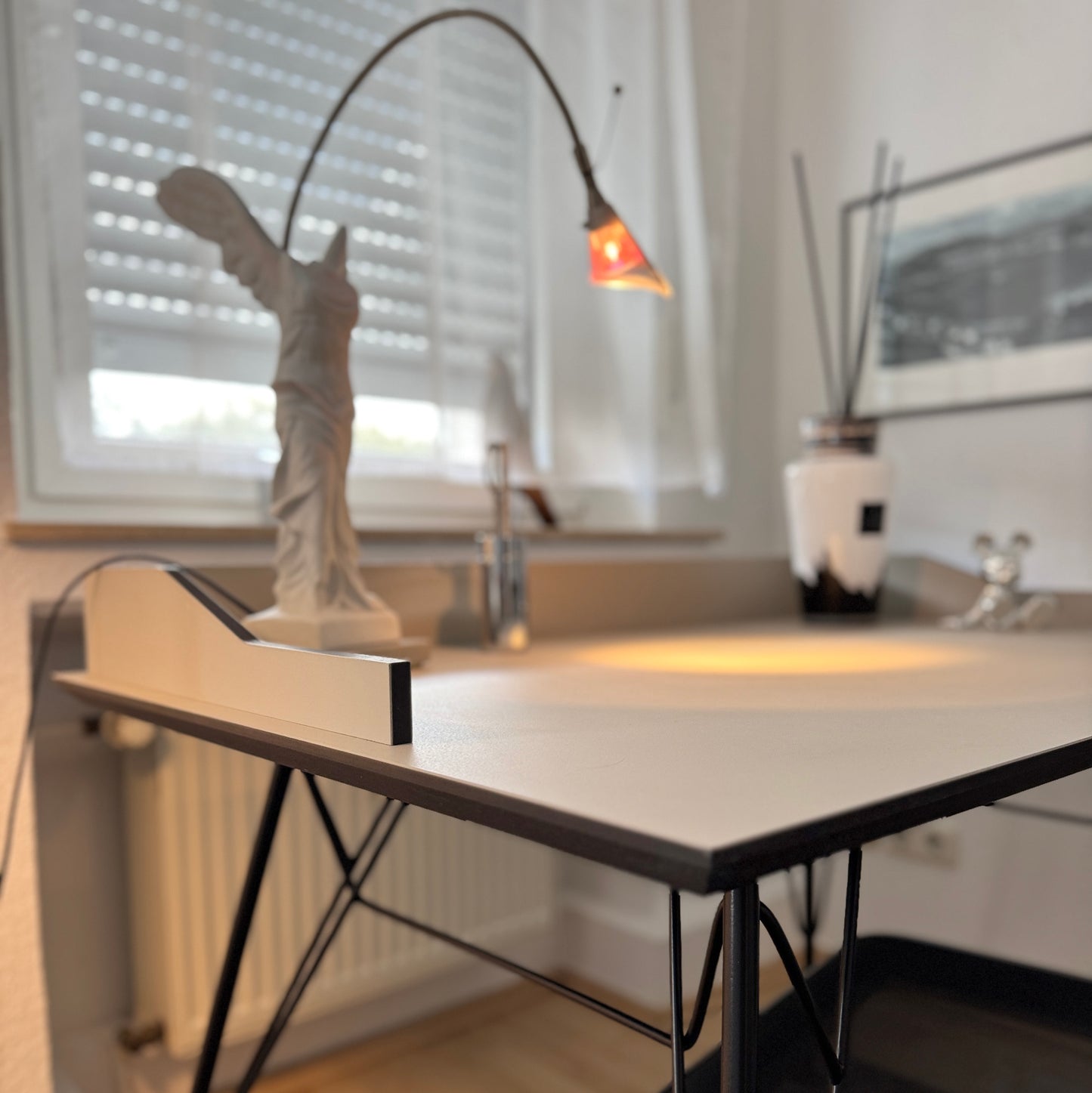derSekretär Linolium/ MDF schwarz durchgefäbt